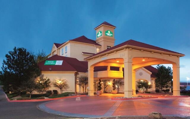 La Quinta Inn & Suites Albuquerque West 1