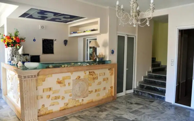 Leon Hotel