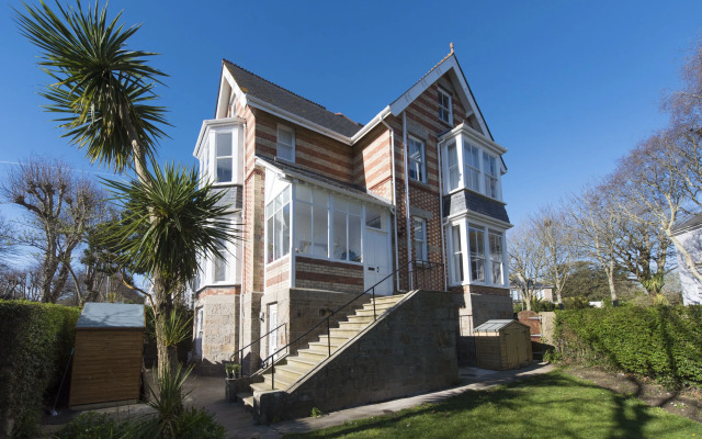 Holbein House B&B