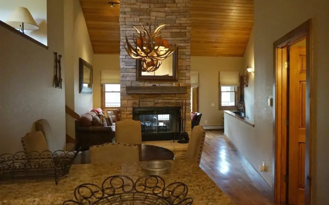 2 Bedroom Ski in, Ski out Luxury Residence Located on Fanny Hill in the Heart of Snowmass Village