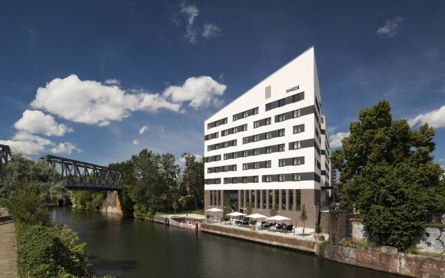 Отель INNSIDE by Meliá Hamburg Hafen вид на фасад