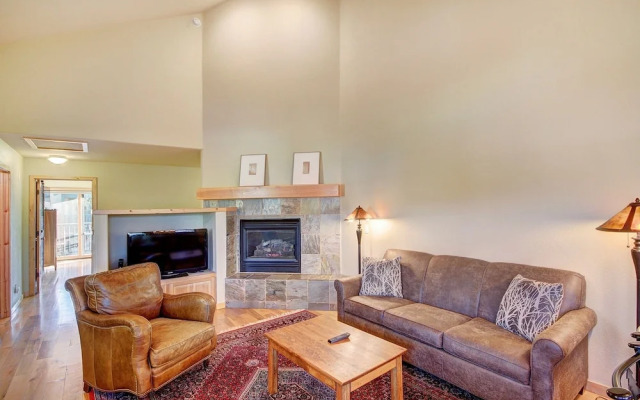 Twin Elk Lodge D16 3 Bedroom Condo by Redawning
