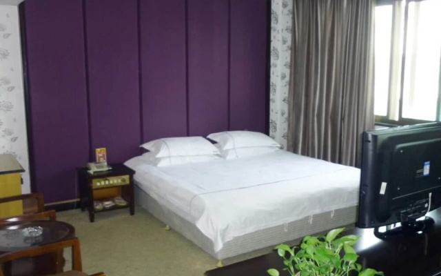 Yiwu Bairui Hotel