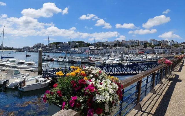 Holiday Home in Plozévet near Beaches