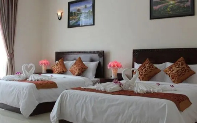 Khollywood Hotel