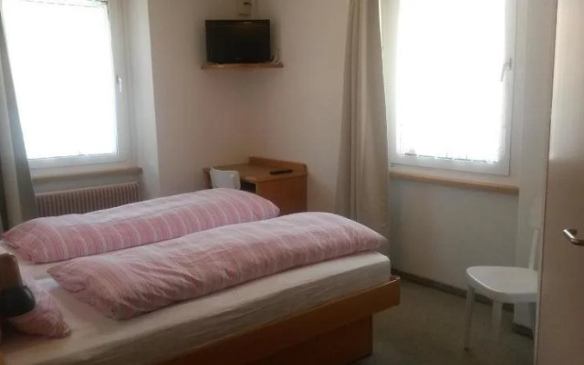 Hotel Rätia