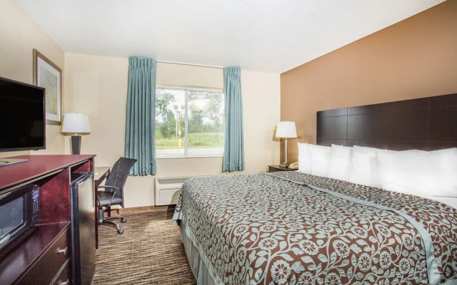 Days Inn Evansdale Waterloo