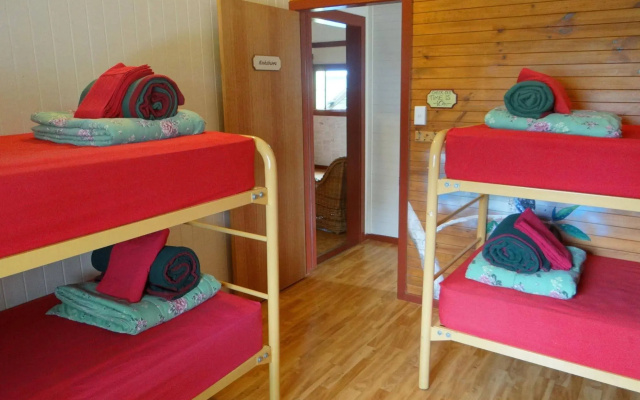 On The Wallaby Eco Lodge - Hostel