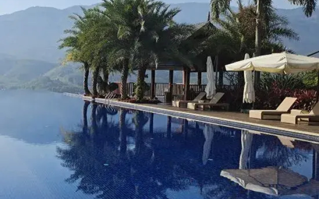 Mountain View Water System Villa