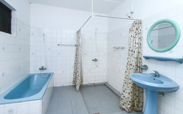 OYO 447 Lavila