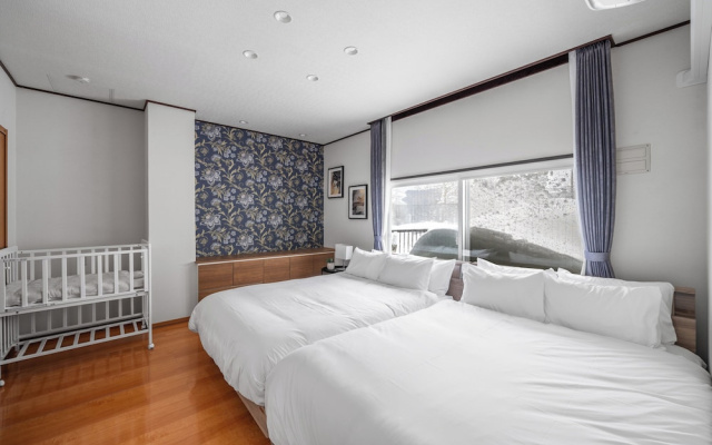 E-Us Sakaedori House