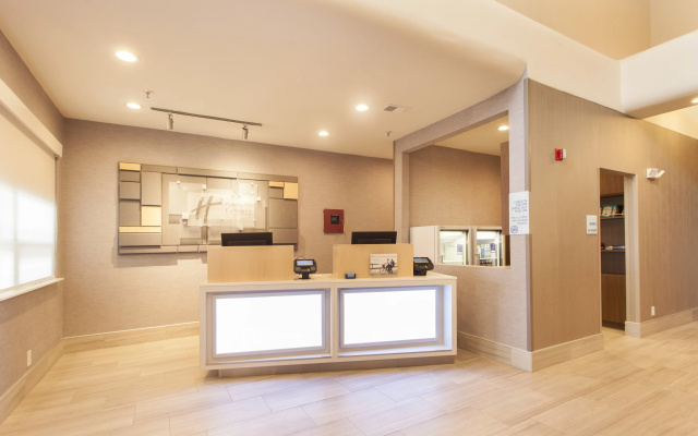 Holiday Inn Express & Suites Santa Fe by IHG