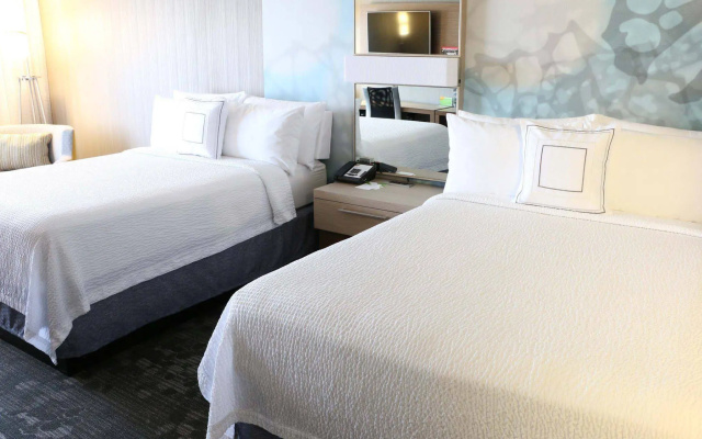 Courtyard by Marriott Portland Airport