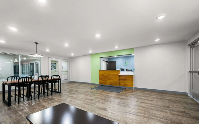 Woodspring Suites Dearborn - Detroit