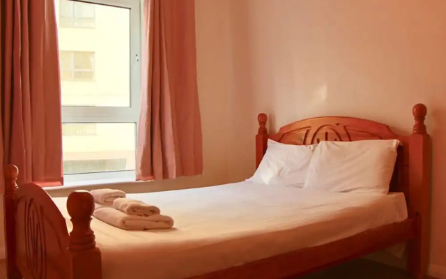 Modern 3 Bedroom Property Near Edinburgh Harbour