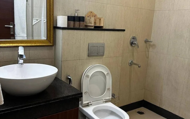 Luxurious Gurugram Apartment for Rent - Entire House With City & Garden Views