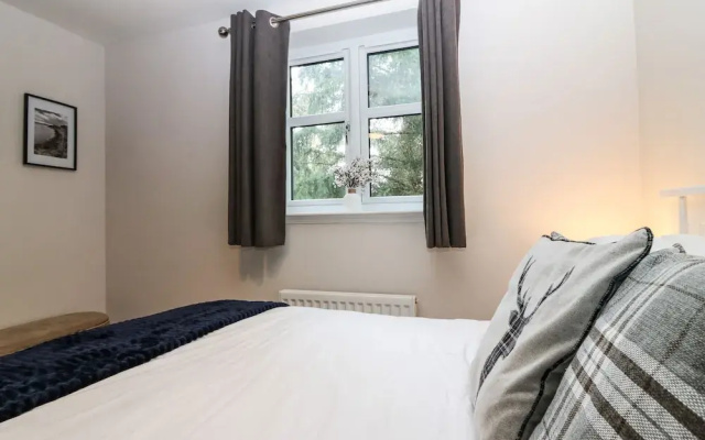11 Ambleside Court