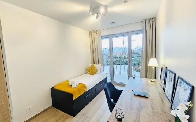 Serene 2 bedroom flat with terrace