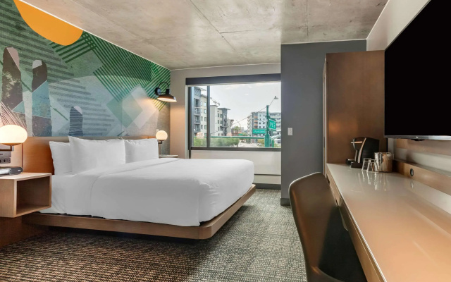 Cambria Hotel Downtown Phoenix Convention Center