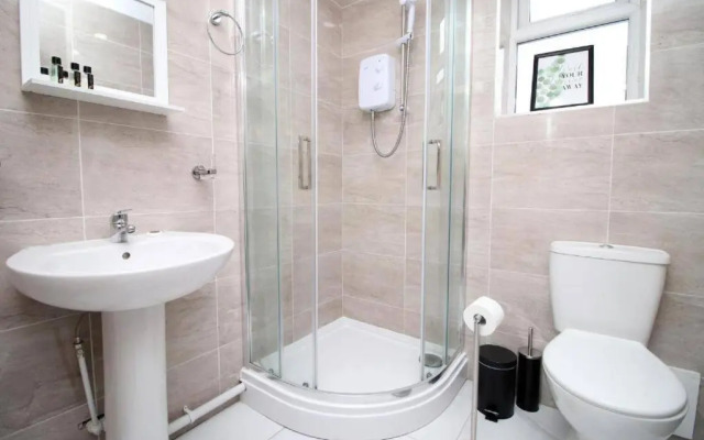 Tavi 3 by Mia Living Modern 1 bedroom apartment