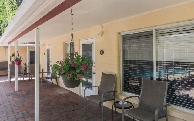 Tropical Villas of Venice Beach