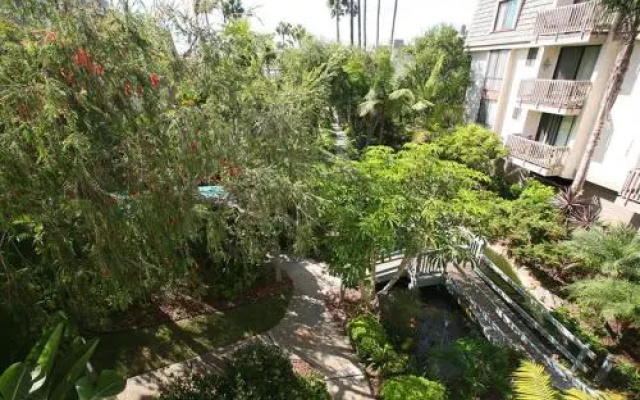 Garden Retreat Condo