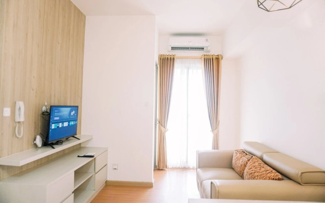 Modern And Homey 2Br Apartment At M-Town Residence