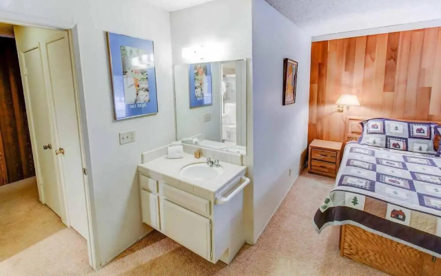 Sherwin Villas 52 - One Bedroom Condo