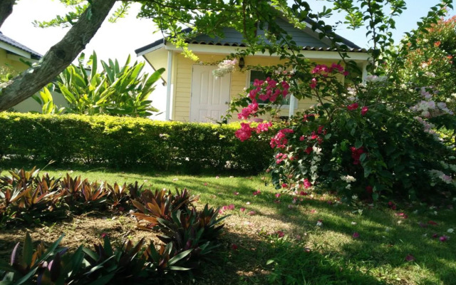 Les Collines Resort