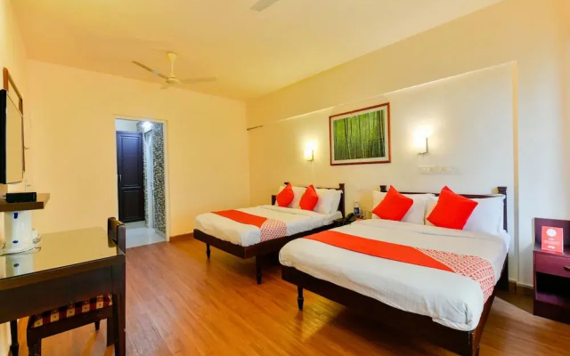 OYO 16663 Plaza Suites Hotel