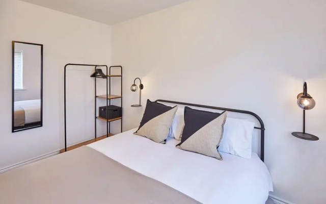 Host Stay Cherry Blossom Corner