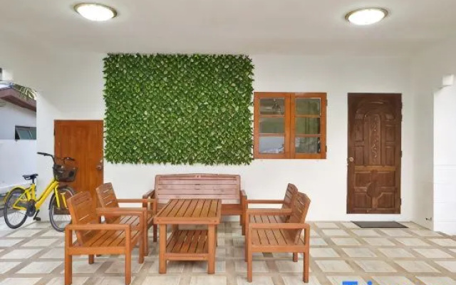 Poon House Nimman: Spacious Stay Near Attractions