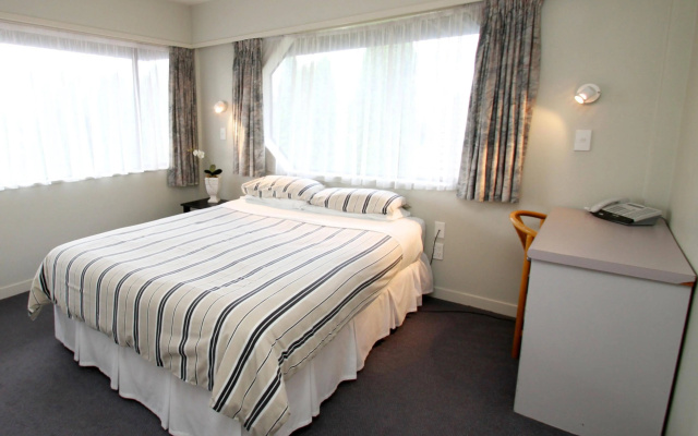 Aloha Lodge Beachside Accommodation