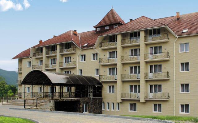 Гостиница Reikartz Polyana вид на фасад