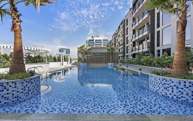 Silkhaus Large Modern Studio JVC With Gym Pool