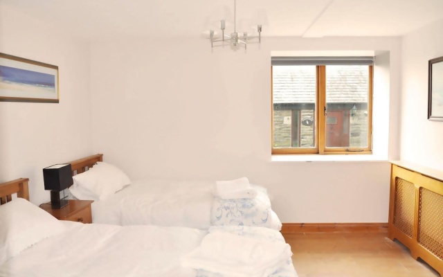 Charming barn conversion with wood burner near Looe