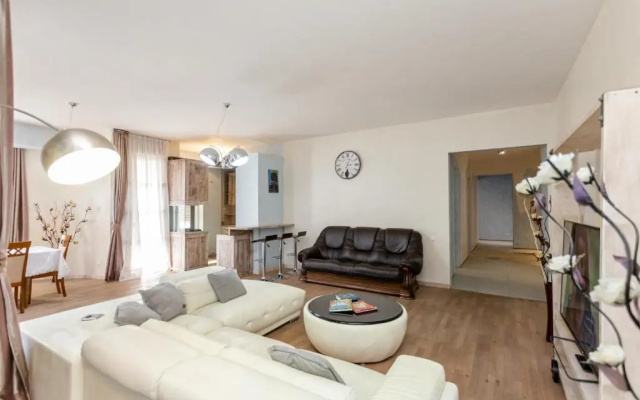 Luxury 4 Bedroom Apartment