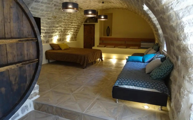 Le Pressoir De La Deveze