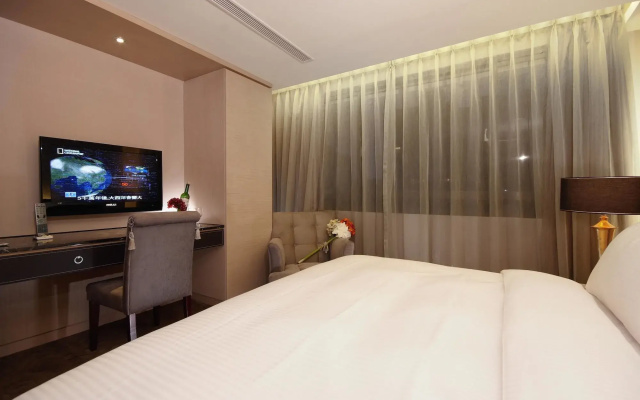 The Metro Hotel