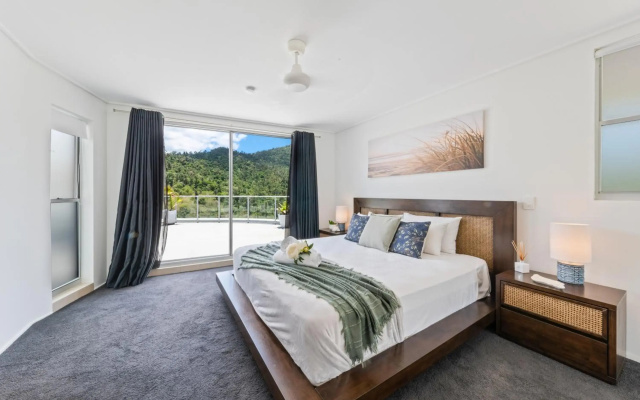 Ocean Dreams On Airlie 2 Bedroom