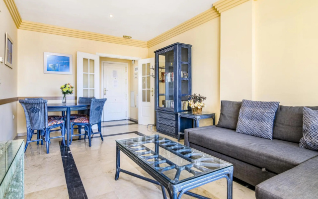 Pet Friendly apartment on the beach 306