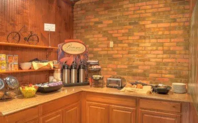 Clarion Hotel & Conference Center