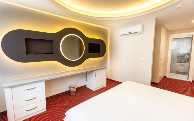 IS Hotel