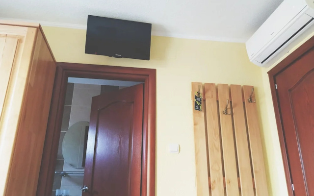 Venesis House