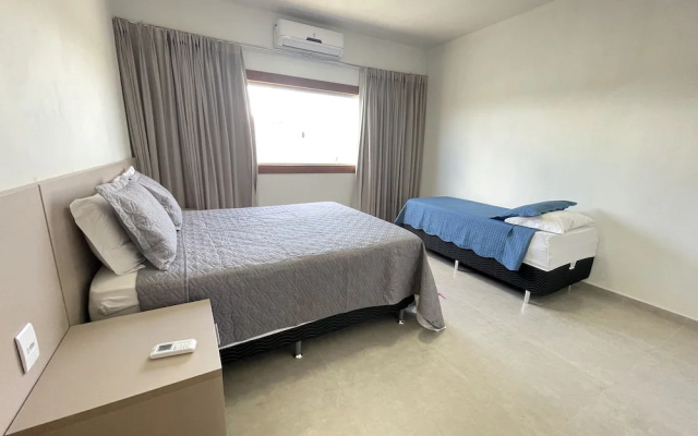 Casa COMPLETA com Piscina 1 Min da Praia