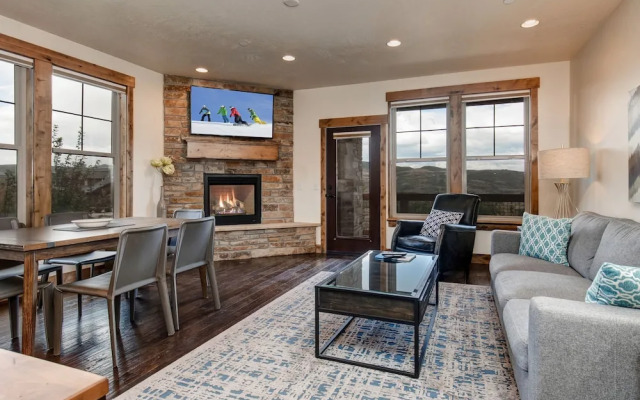 9855 N Vista Drive Condo Unit 101