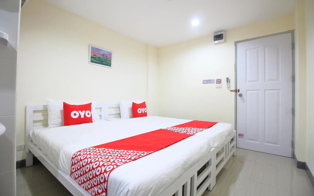 OYO 439 Bed and Bus Hotel