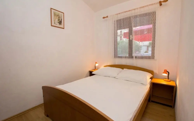 David - 20m From the Beach With Parking - A4