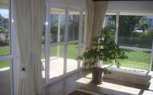Waterside Living MM1404