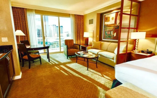 Suites at Signature